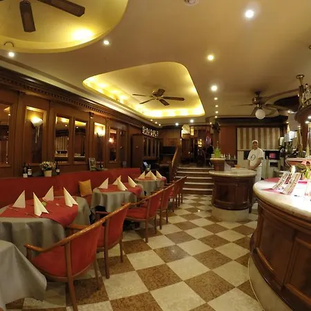 Am Markt 2* Саарбург